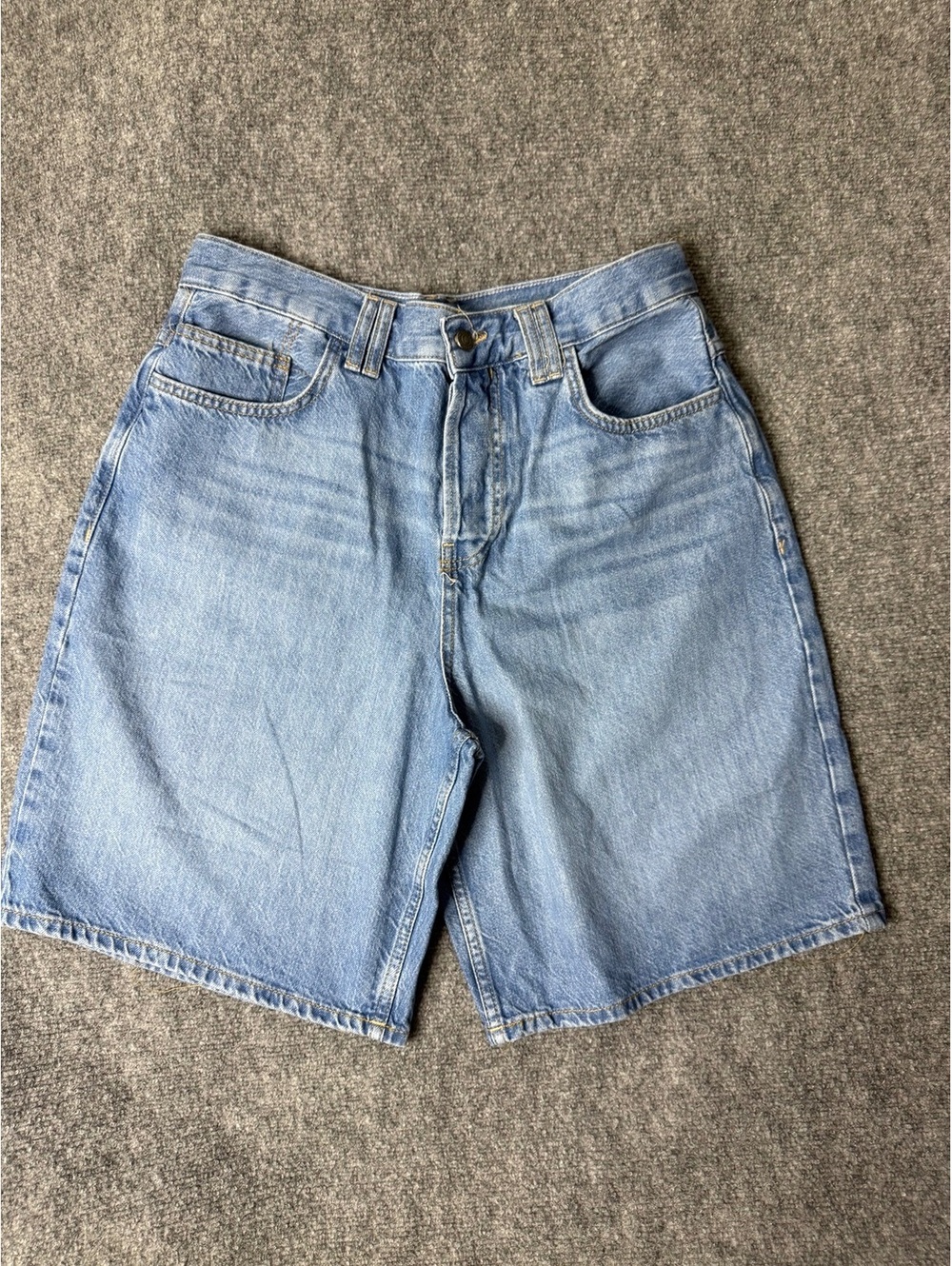 We the Free Size 26 Distressed Light Wash Slim Straight Jeans
